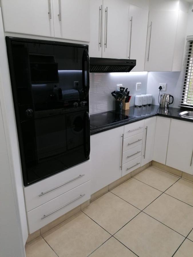 307 Bermudas - By Stay In Umhlanga Rocks Extérieur photo